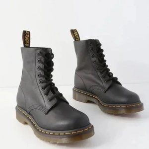 DR. MARTENS 1460 in Black Smooth Leather Size Size EU 39 (US 8)